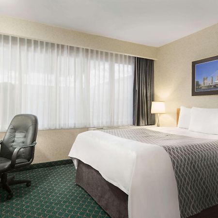 Travelodge By Wyndham Winnipeg East Buitenkant foto