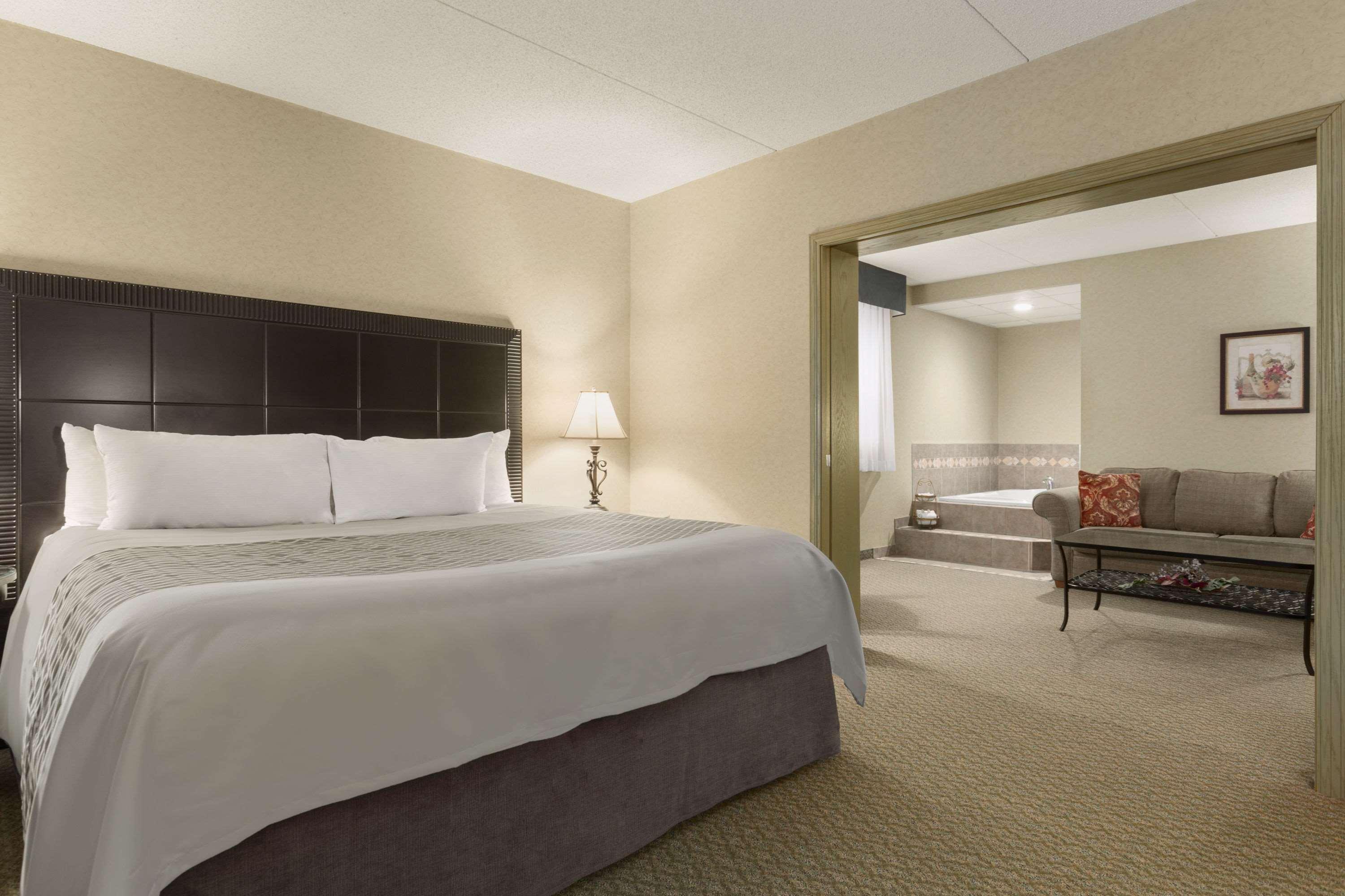 Travelodge By Wyndham Winnipeg East Buitenkant foto
