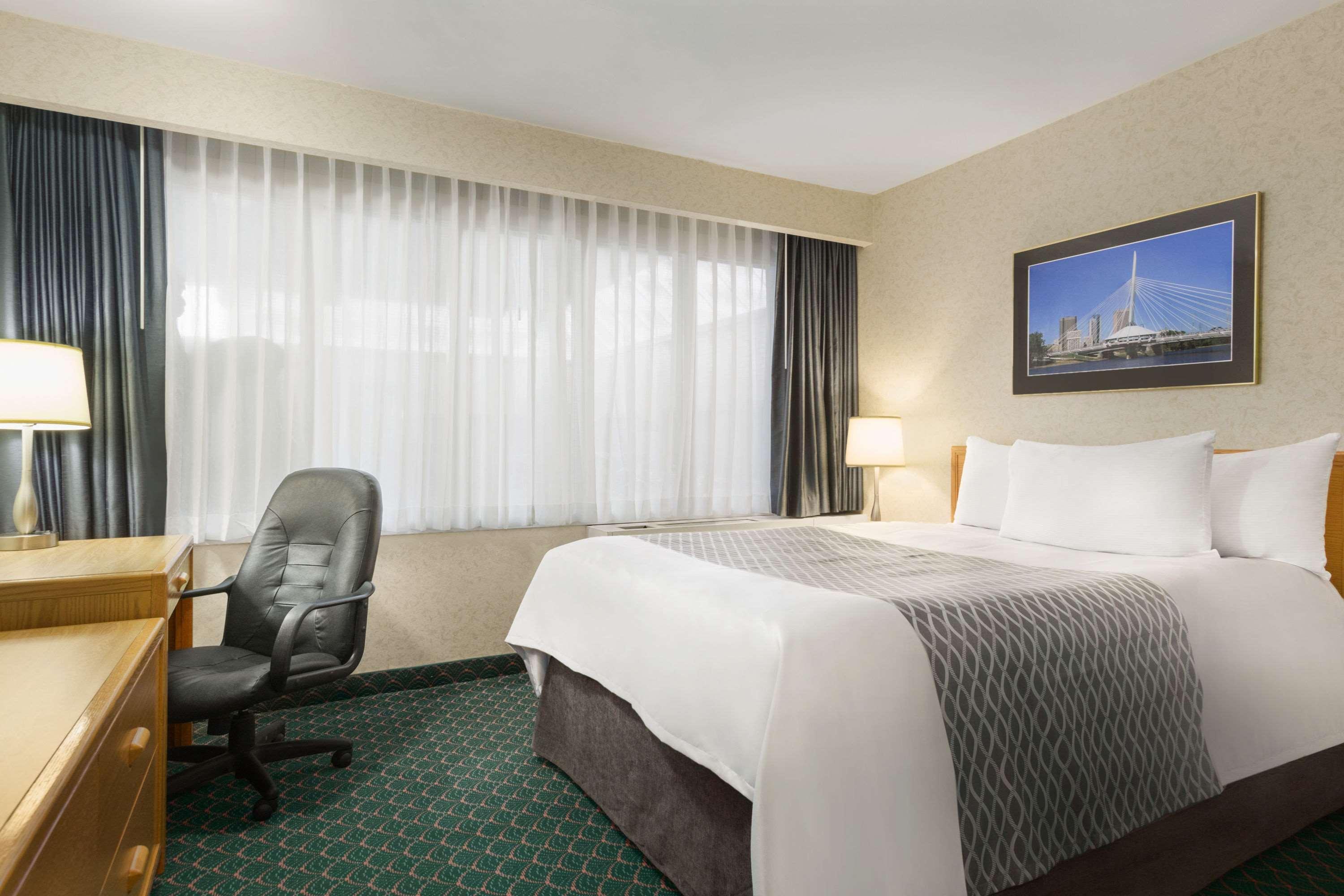 Travelodge By Wyndham Winnipeg East Buitenkant foto