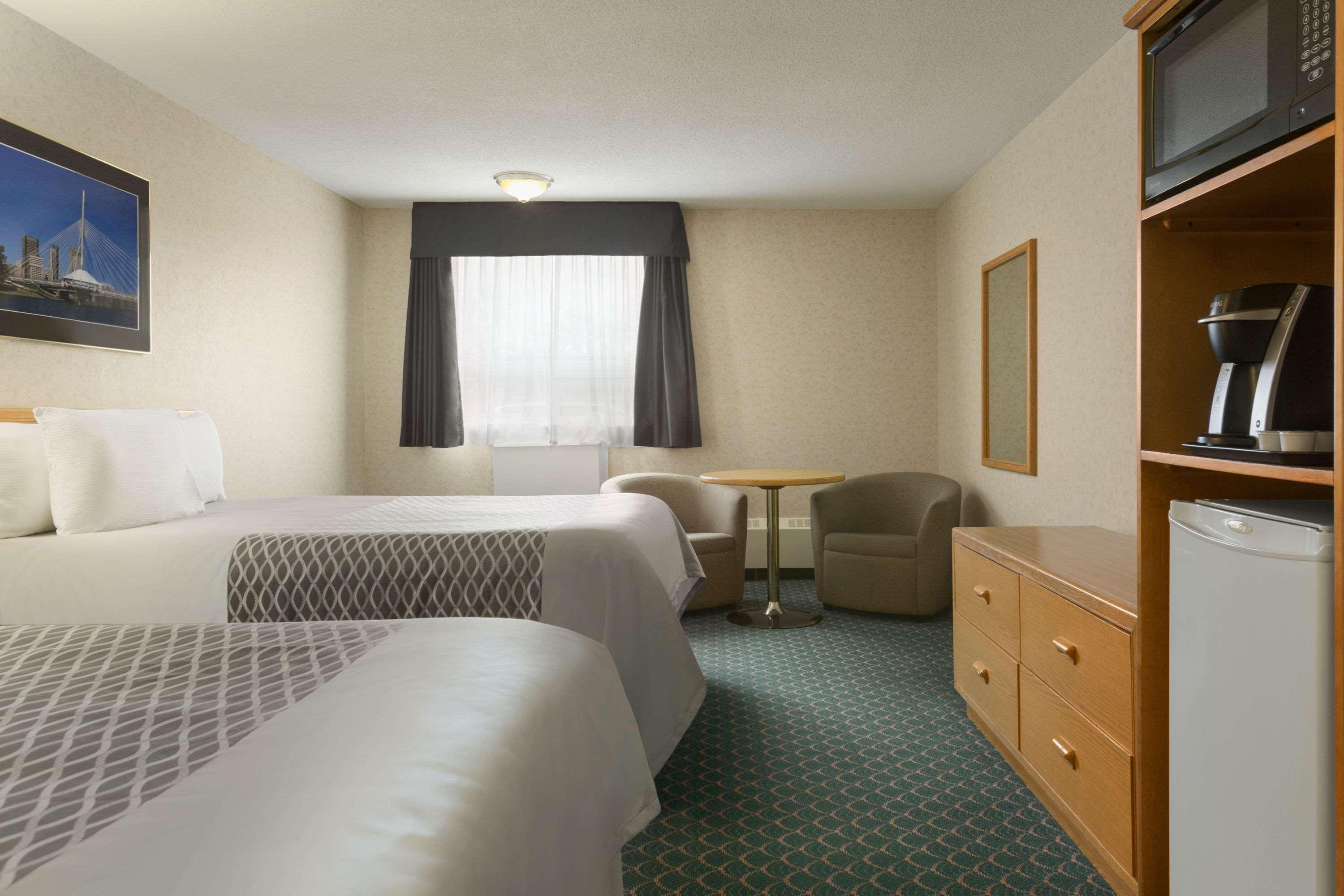 Travelodge By Wyndham Winnipeg East Buitenkant foto