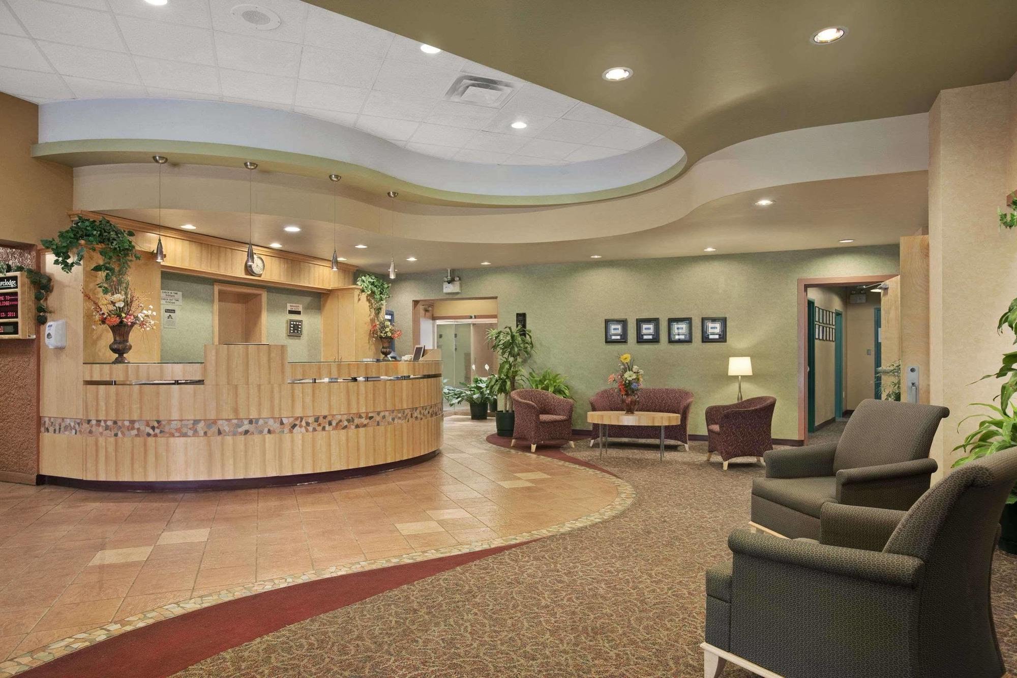 Travelodge By Wyndham Winnipeg East Buitenkant foto