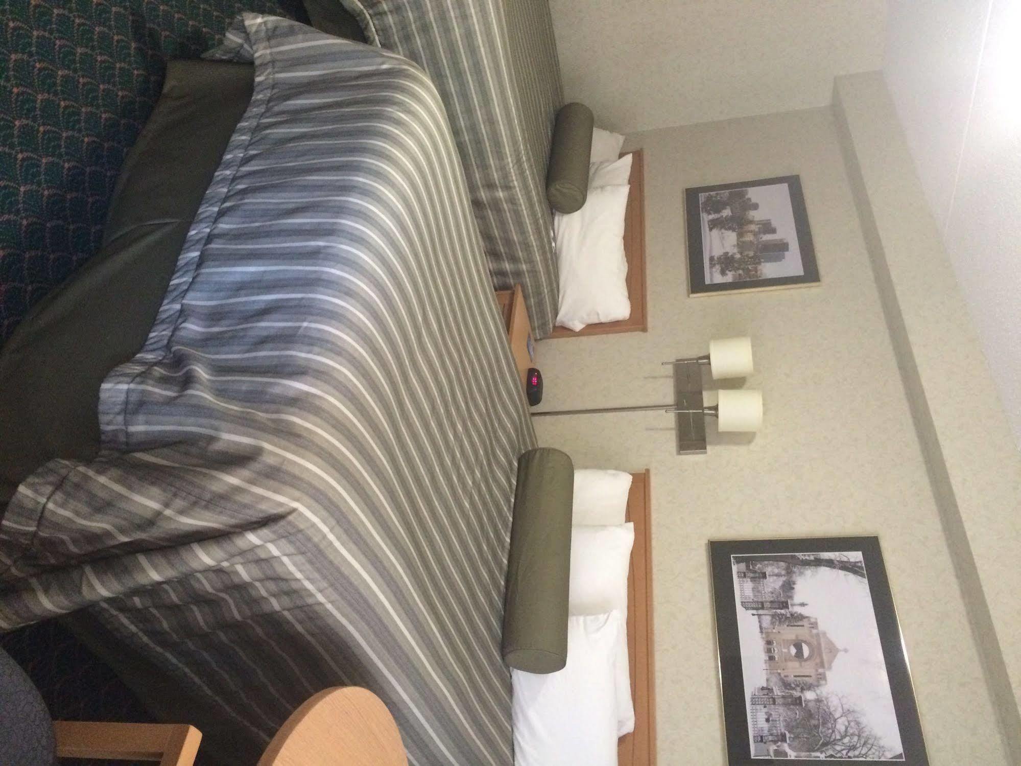 Travelodge By Wyndham Winnipeg East Buitenkant foto