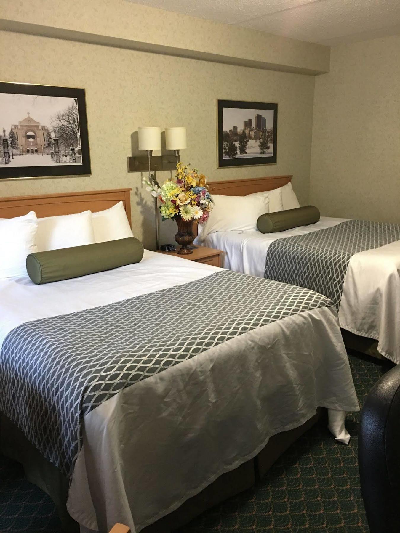 Travelodge By Wyndham Winnipeg East Buitenkant foto