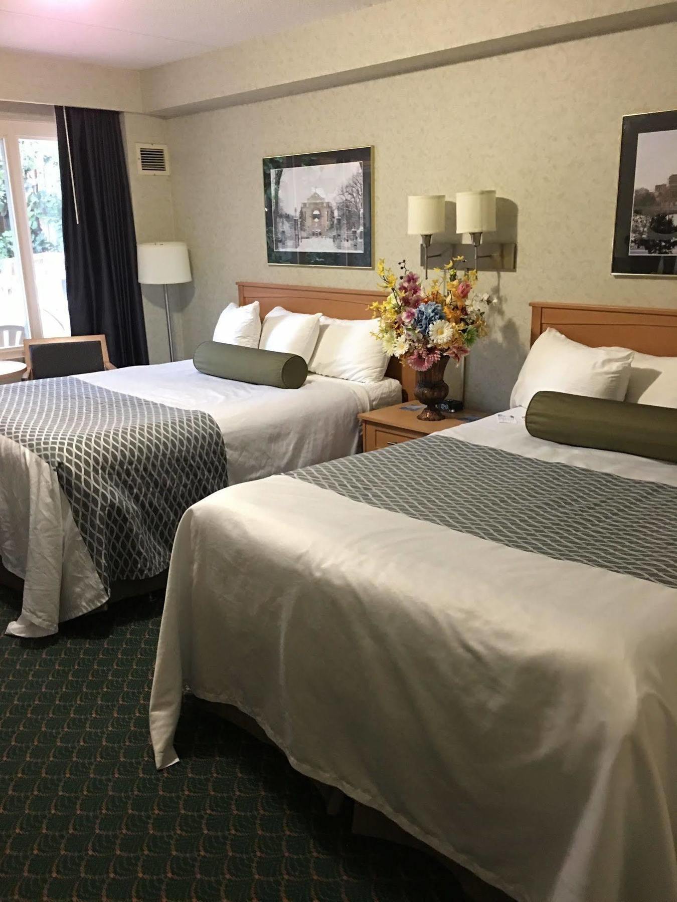 Travelodge By Wyndham Winnipeg East Buitenkant foto