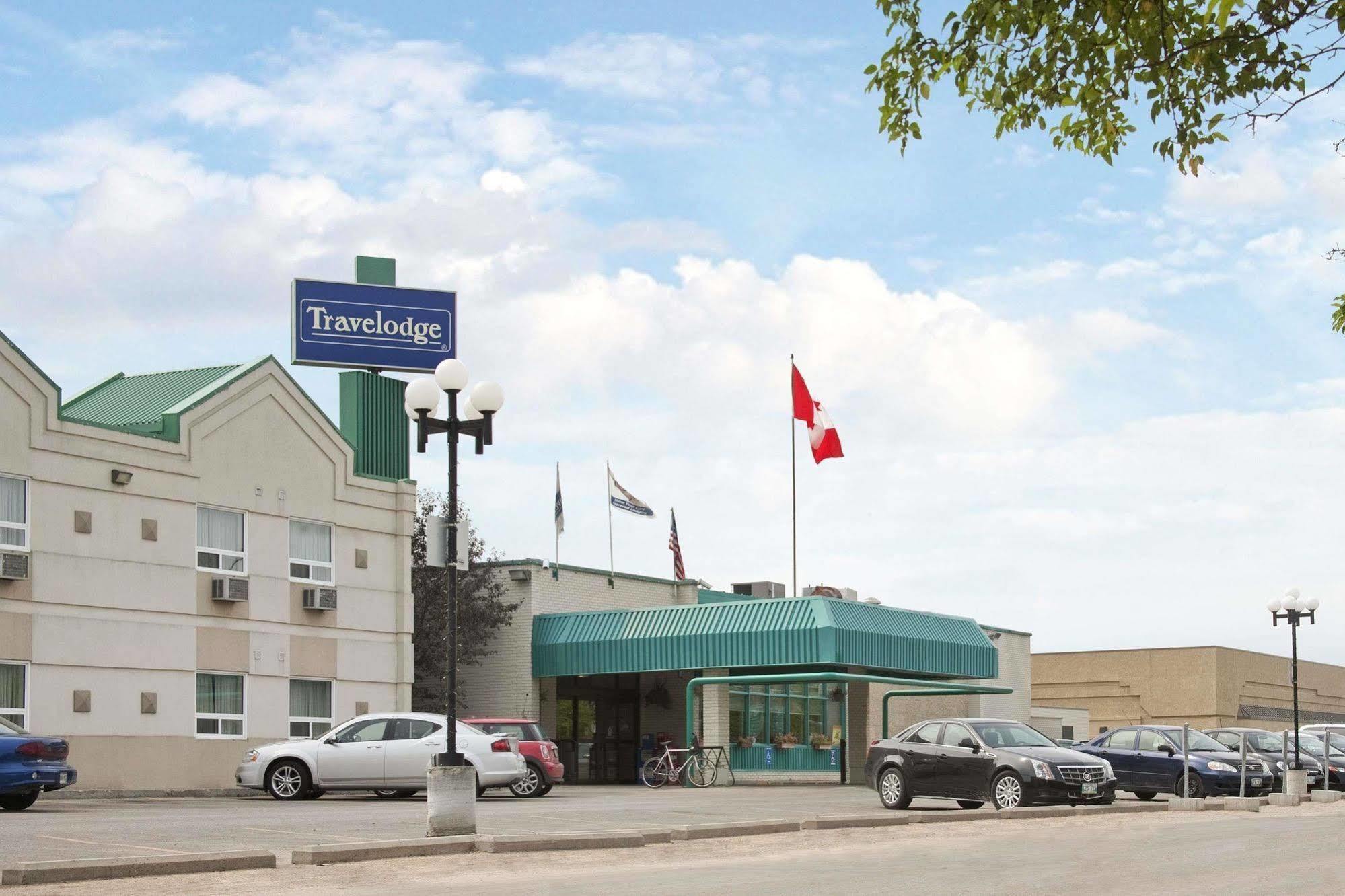 Travelodge By Wyndham Winnipeg East Buitenkant foto